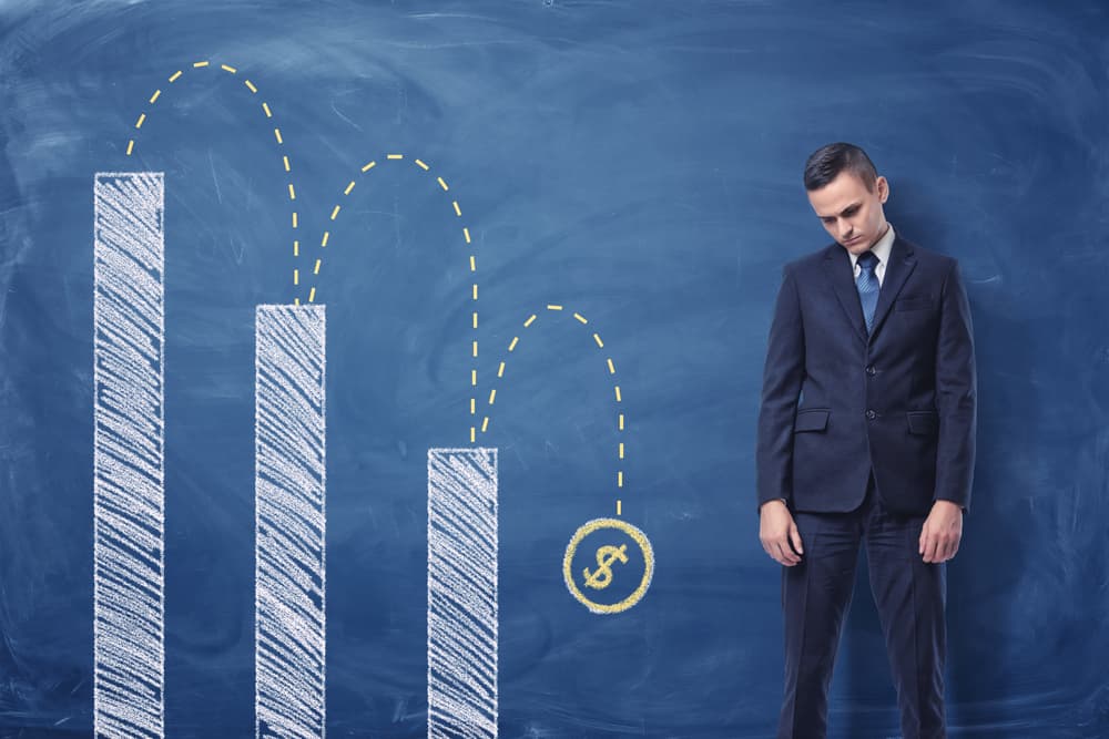 Asesórate bien con alguien experto y de confianza antes de firmar o comprar nada. Podrías perder dinero si no eres sagaz en tus asuntos financieros sobre todo durante la segunda quincena del mes cuando Mercurio esté retrógrado y tiendes a confundirte en tus asuntos, si no te organizas bien.