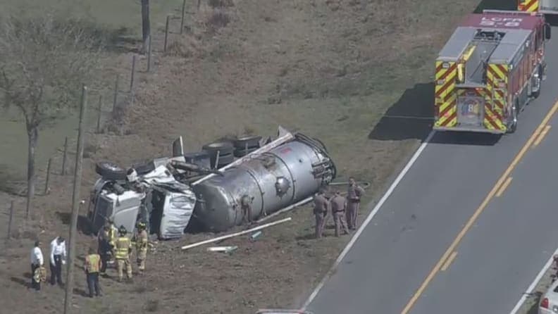 Muere conductor de camión en accidente de tránsito en el condado de Lake