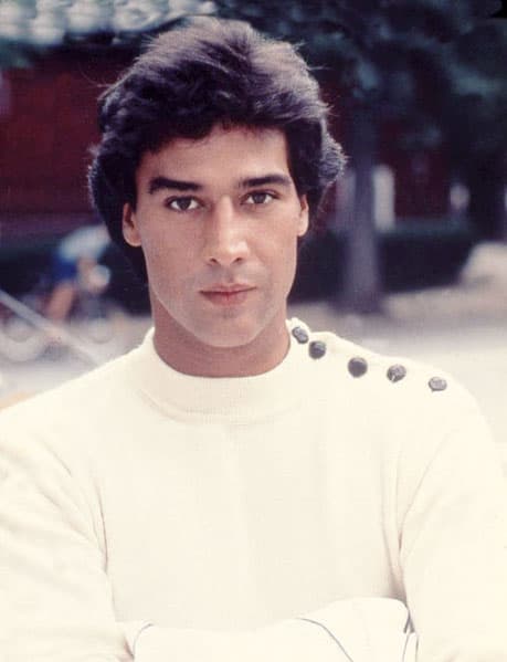 Fernando Allende, además de ser un galán de telenovela, es un artista multifacético. Ha trabajado en cine, teatro y televisión, además también canta y es pintor.