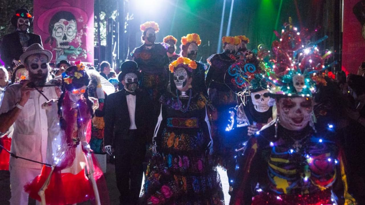 Noviembre 1 y 2 son días en los que México y varios países de Latinoamérica honran y recuerdan a sus seres queridos que murieron.