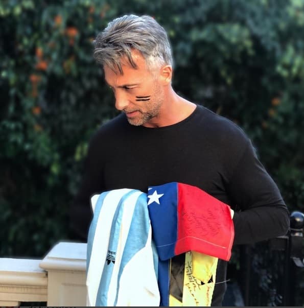 Por cierto... ¿han notado cómo se parecen los 'looks' de Osvaldo, el actual marido de Catherine y Fernando Carrillo? Mismo corte y color de pelo... curioso, ¿no?