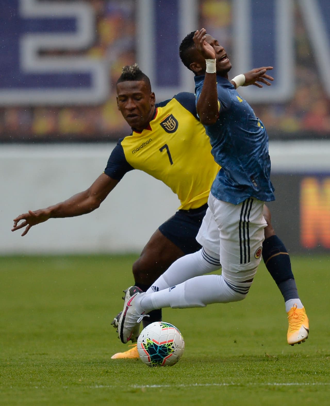 Los ecuatorianos pasaron por encima de Colombia al pegarles 6-1 con goles de Robert Arboleda, Ángel Mena, Michael Estrada, Xavier Arreaga, Gonzalo Plata y Pervis Estupiñan.