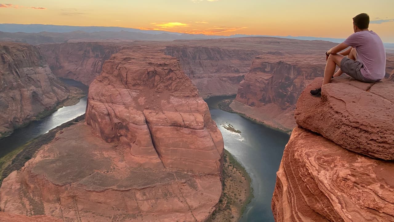 <h3 class="cms-H3-H3"><a href="https://www.univision.com/local/arizona-ktvw/dia-mundial-de-la-tierra-conoce-estas-bellezas-naturales-de-arizona-fotos">Horseshoe Bend</a></h3>
<a href="https://www.univision.com/local/arizona-ktvw/dia-mundial-de-la-tierra-conoce-estas-bellezas-naturales-de-arizona-fotos"> </a>
<br>Una de las grandes maravillas del estado se encuentra cerca de la ciudad de Page.
<br>