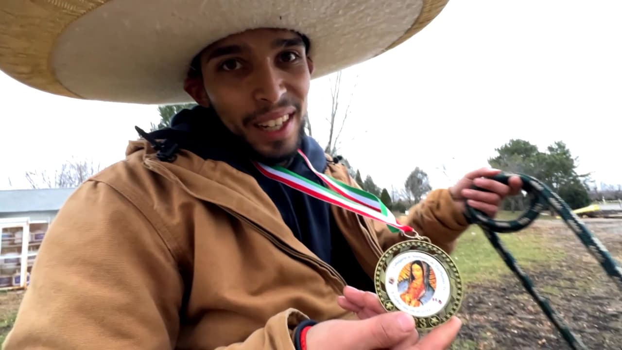 Todos los participantes reciben una medalla con la imagen de la guadalupana al final del recorrido.