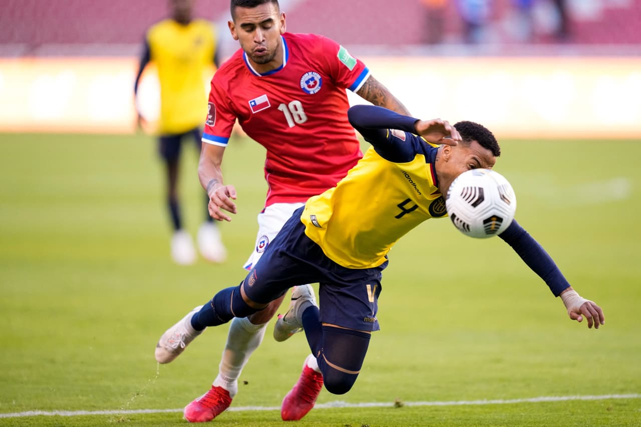 Chile tuvo un hombre más en la parte final del encuentro pero no encontró la llave para abror la portería de Ecuador.