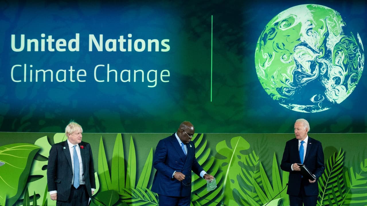 <b>Cumbre del Clima: Más de 100 países firman un pacto para poner fin a la deforestación en la próxima década (video)</b>
<br>
<br>En un claro intento de desligarse de su predecesor, el presidente Joe Biden apadrinó junto con la Unión Europea un plan internacional para reducir de aquí a finales de la década un 30% sus emisiones de metano, un nocivo gas de efecto invernadero. México no firmó el pacto para poner fin a la deforestación mundial y tampoco lo hicieron Cuba, Nicaragua, Venezuela y Bolivia.