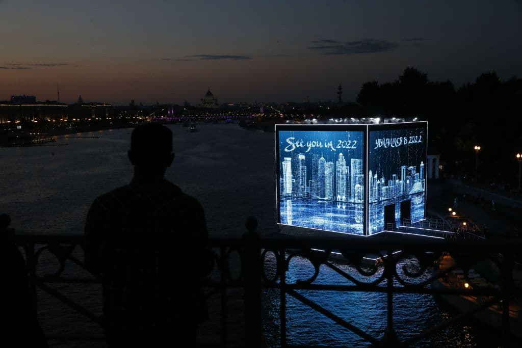 En este cubo, que se iluminaba por dentro y por fuera, parte de este Majlis Qatar pavilion, fueron proyectadas imágenes alusivas a la próxima Copa del Mundo y del país anfitrión.