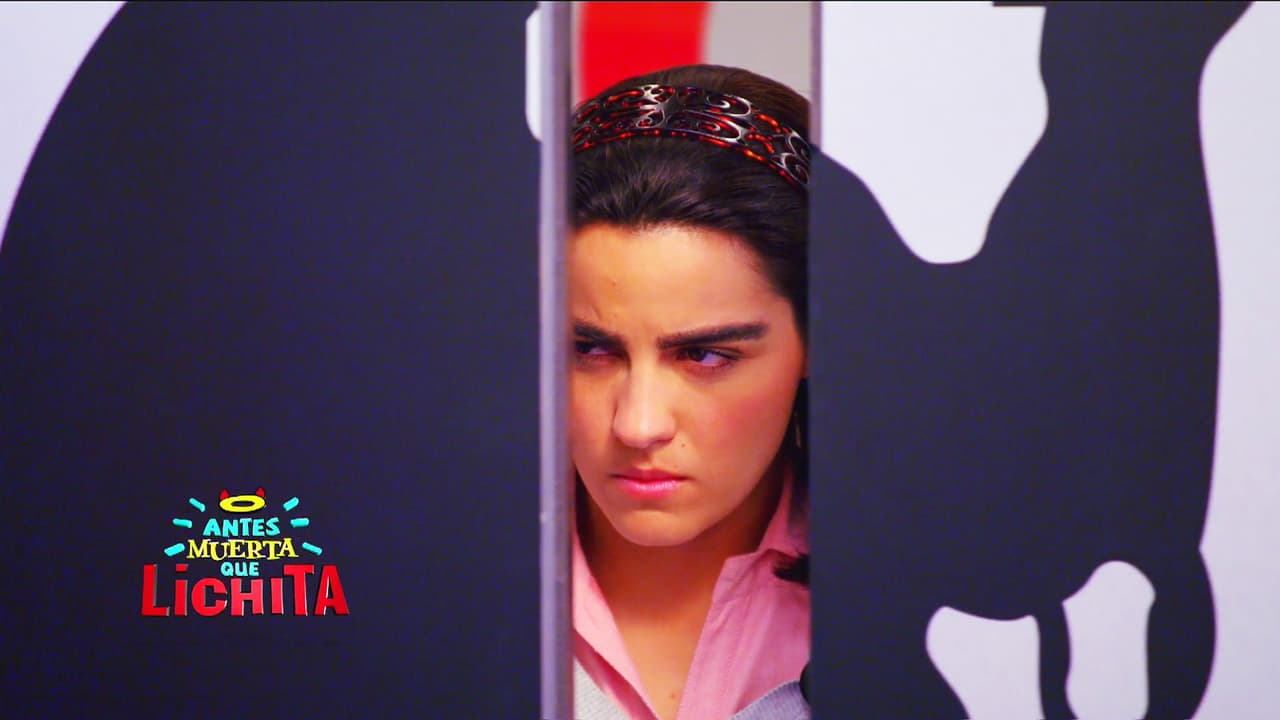 En Antes Muerta Que Lichita, Alicia no se salvó de la venganza de don Augusto y al no casarse con Alex, ¡se quedó sin trabajo!