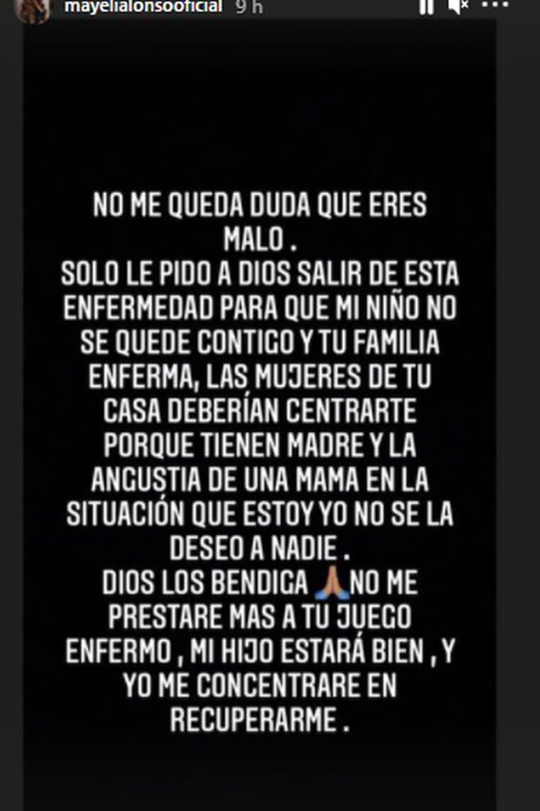 El 15 de diciembre, la empresaria acusó a Lupillo de ser un hombre "malo" en sus historias de Instagram.