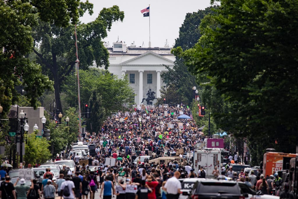 Manifestantes se han concentrado a lo largo de la calle 16, frente a la Casa Blanca, en la jornada número 12 de protestas en la capital.