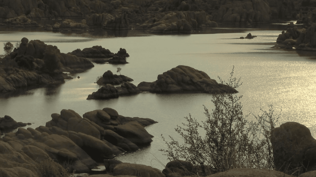 Un lago que tiene mucho que ofrecer y que enamora a primera vista a todo aquel lo que visita.
<br>