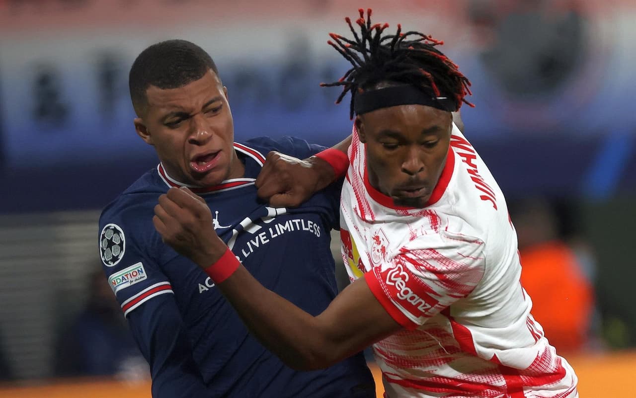 Paris Saint Germain empata ante el RB Leipzig con marcador 2-2, con doblete de Georginio Wijnaldum (21’, 39’) a favor de la visita. Las otras dos anotaciones fueron deChristopher Nkunku(8') yDominik Szoboszlai (90'+2'), durante la fase de grupos en la UEFA Champions League.