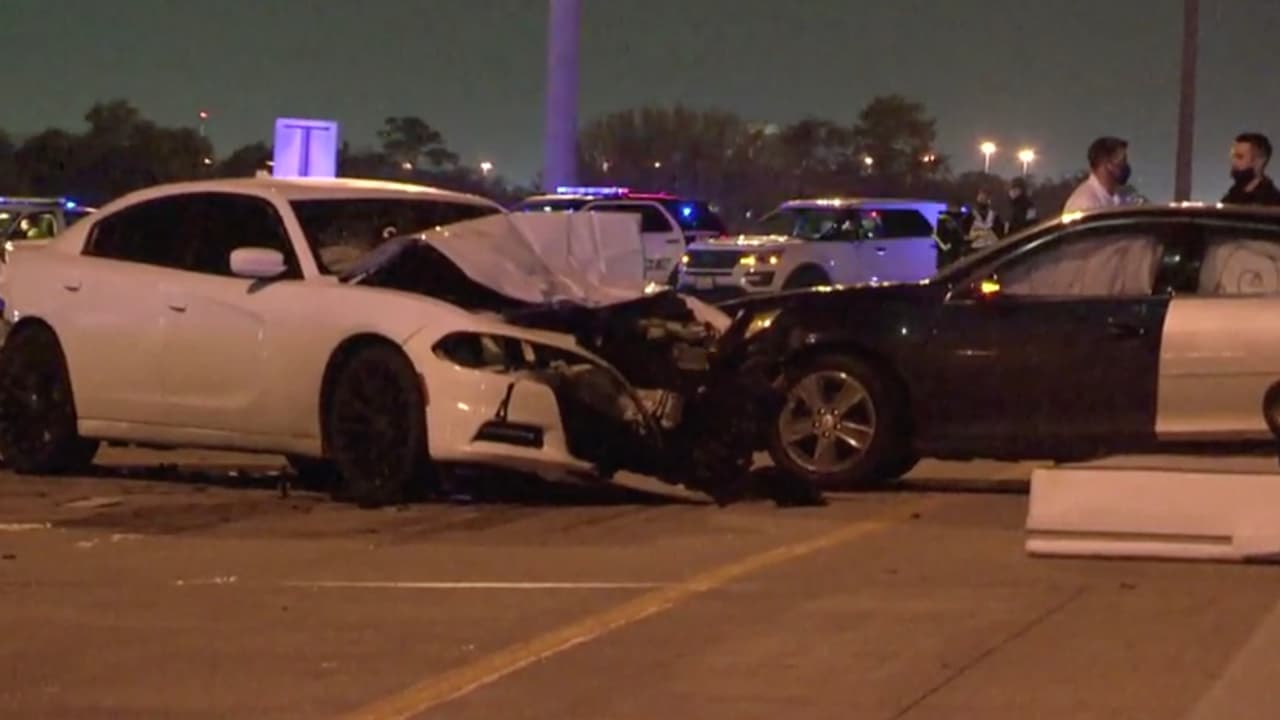 Otro consejo importante es ser cordial al manejar y también a la defensiva porque nunca sabes si el otro conductor está prestando atención.