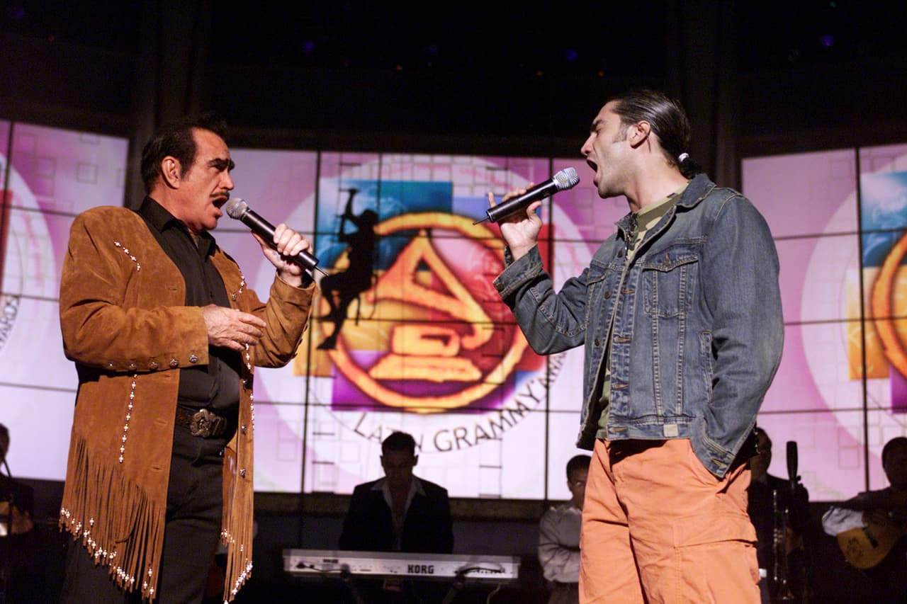 No cabe duda, el talento de padre e hijo fue único y ambos triunfaron con su inigualable voz.