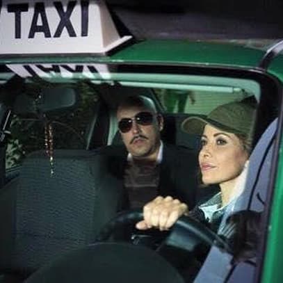 Gloria Trevi también es una mujer con la que Lupe compartió foros de televisión pero no se le han visto comentarios de sus redes sociales.