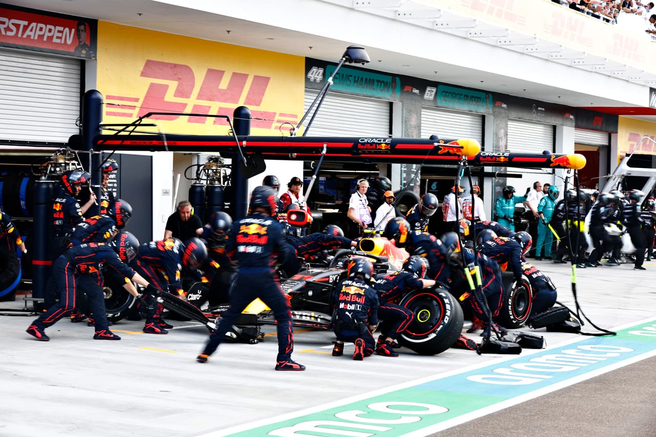 Max Verstappen ganó el primer Gran Premio de Miami, por delante de Charles Leclerc y Carlos Sainz: Checo Pérez fue cuarto.
