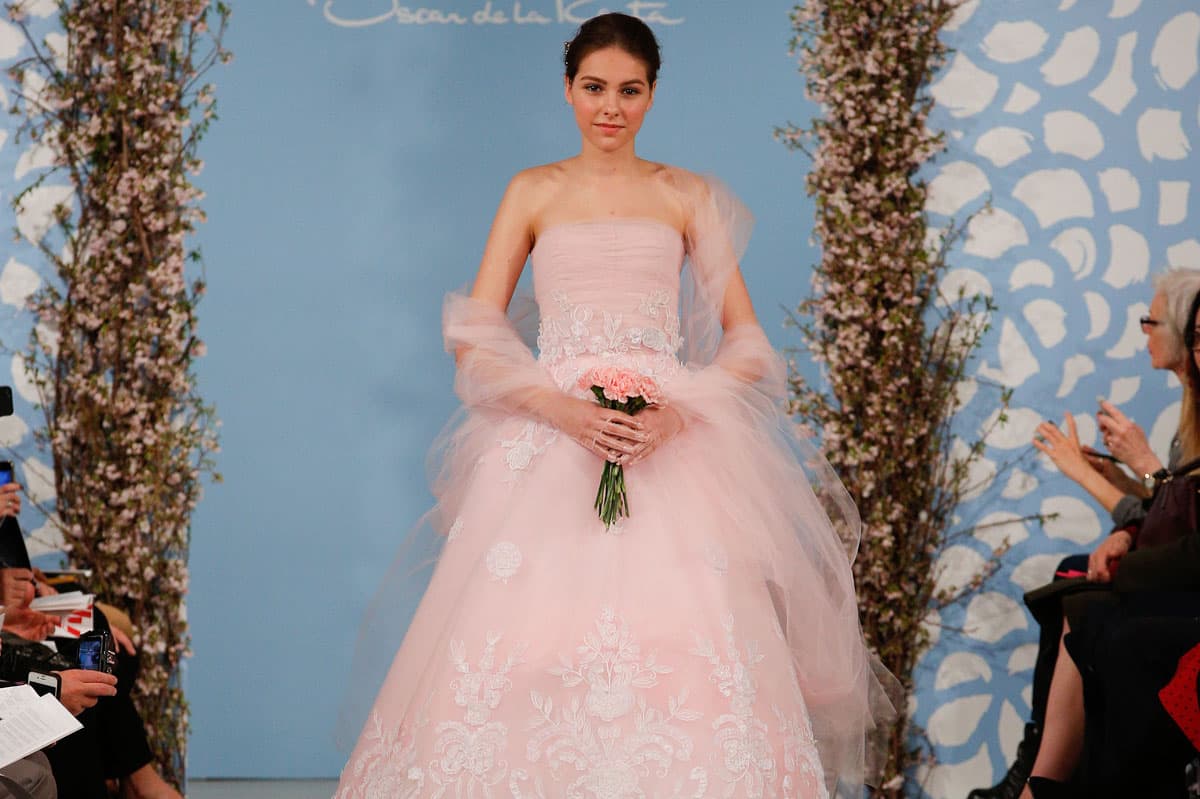 Hoy las novias se casan con colores pastel como lavanda, rosa y azul.