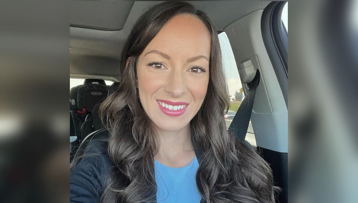 Rechaza los cambios de género y la despiden: la maestra Jessica Tapia demanda al distrito de Jurupa