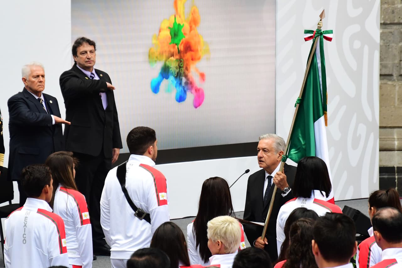 Anuncia el Presidente de México incentivos para atletas panamericanos