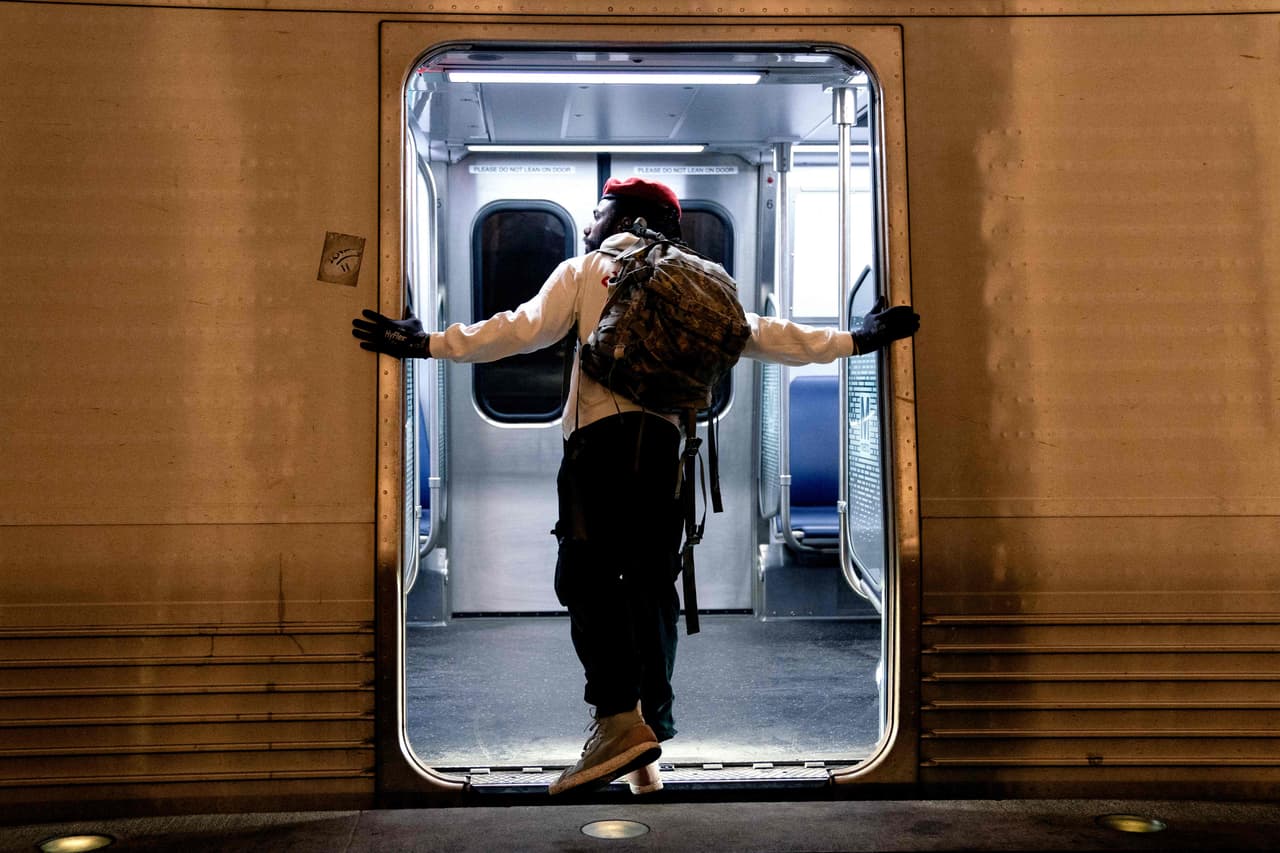 Por reto viral: persona que murió en el metro de DC habría estado haciendo “subway surfing”