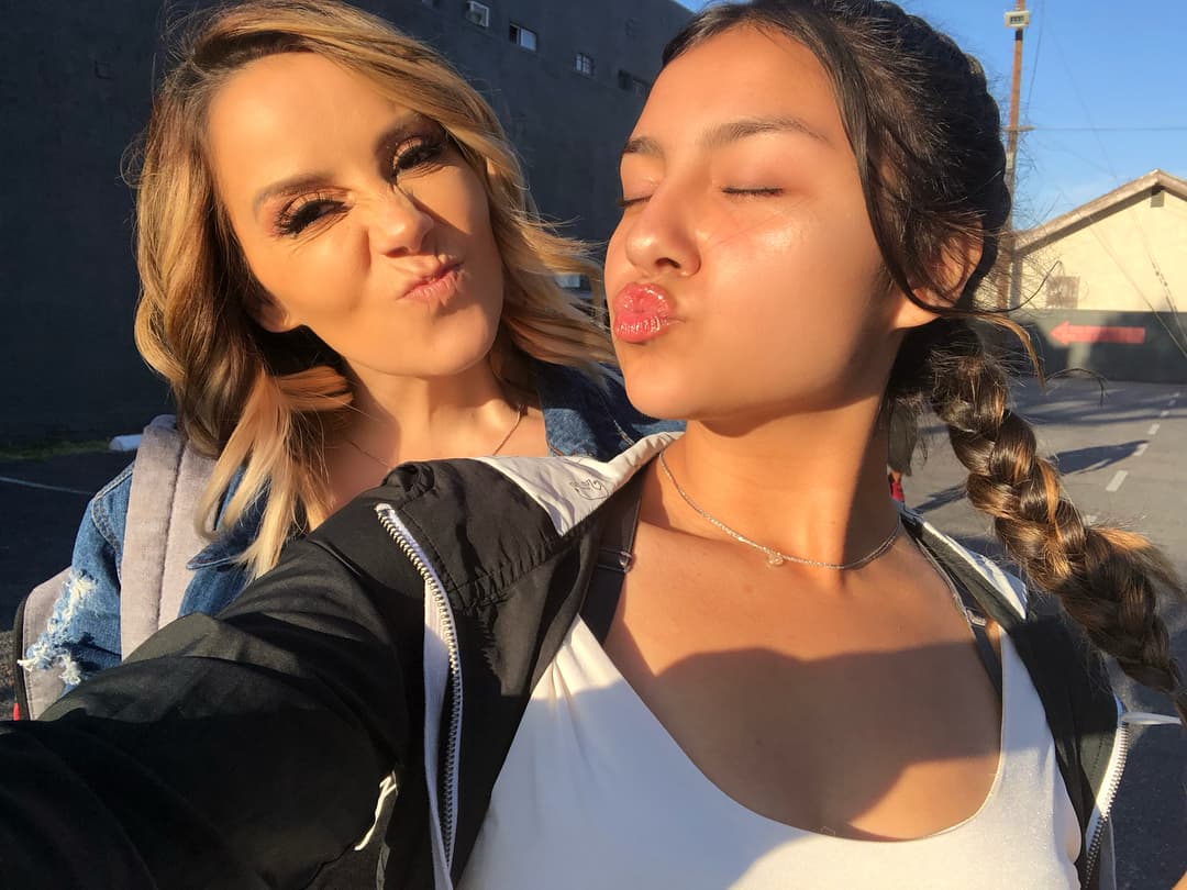 Tan inmenso es el amor de Rosie por su hija, que
<b>perdonó y restauró</b> su relación cordial con el hombre que supuestamente le hizo mucho daño.