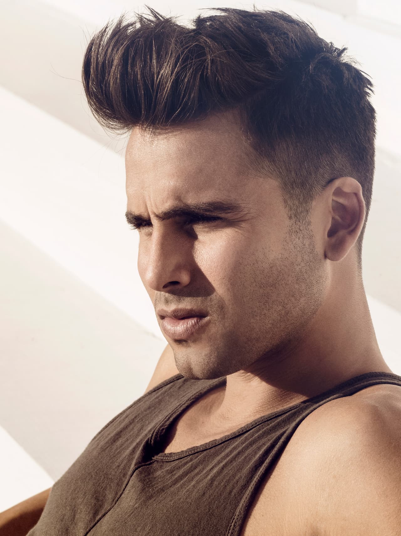 En este álbum se contienen temas como 'Ahora Que Te Vas', un éxito que ha logrado despuntar en los primeros lugares de las listas radiales.