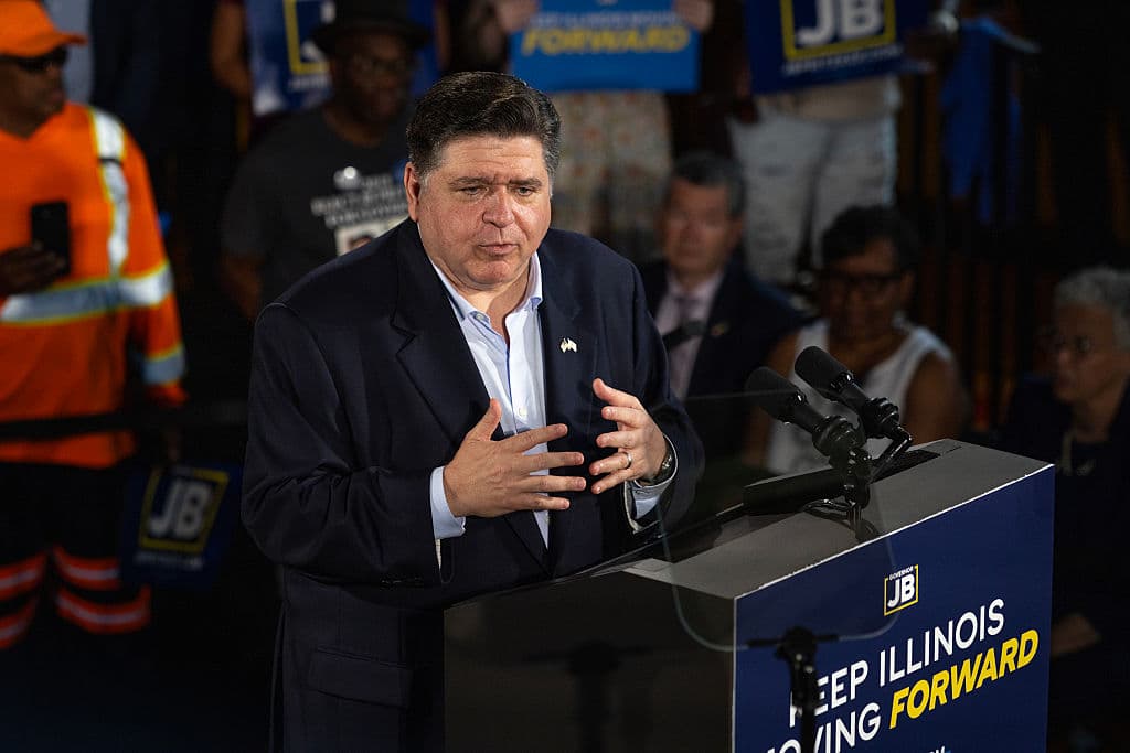 Ganar el puesto de gobernador por tercer término, no impediría al político demócrata a que pueda retar a Donald Trump en las elecciones generales de 2028.