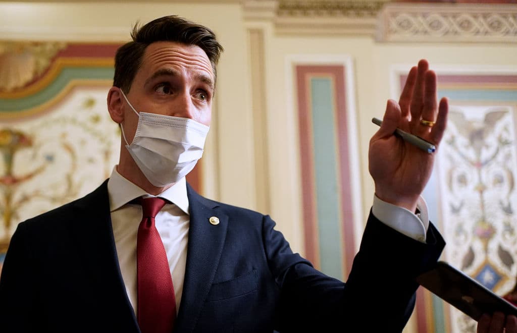 Josh Hawley, senador republicano por Missouri, en el segundo juicio político de Donald Trump.