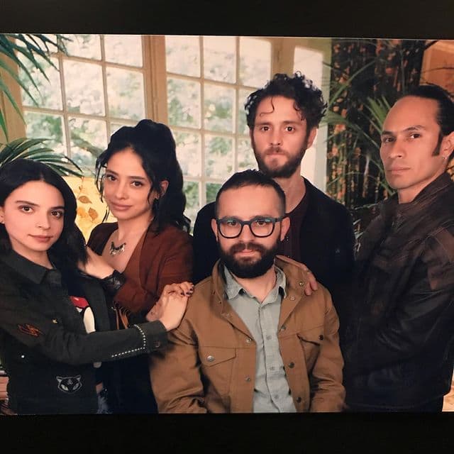 Luego llegó otro de sus trabajos más reconocidos, su protagónico en la serie 'Diablero', en la que comparte créditos con
<b><a href="https://www.univision.com/temas/christopher-uckermann" target="_blank">Christopher Uckermann</a></b>, Gisselle Kuri, Dolores Heredia y
<b><a href="https://www.univision.com/temas/flavio-medina" target="_blank">Flavio Medina</a></b>, entre otros.