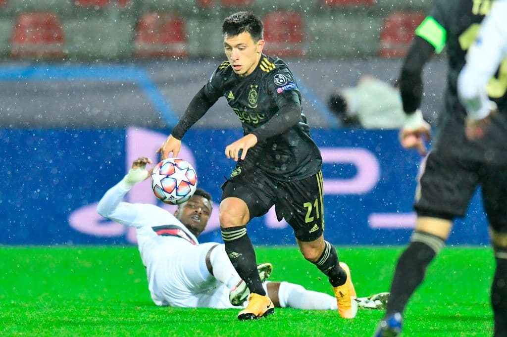 Midtjylland cayó 1-2 ante el Ajax. Dos Santos (1’) y Tadic (13’) marcaron por el Ajax; Dreyer descontó a los 18’.