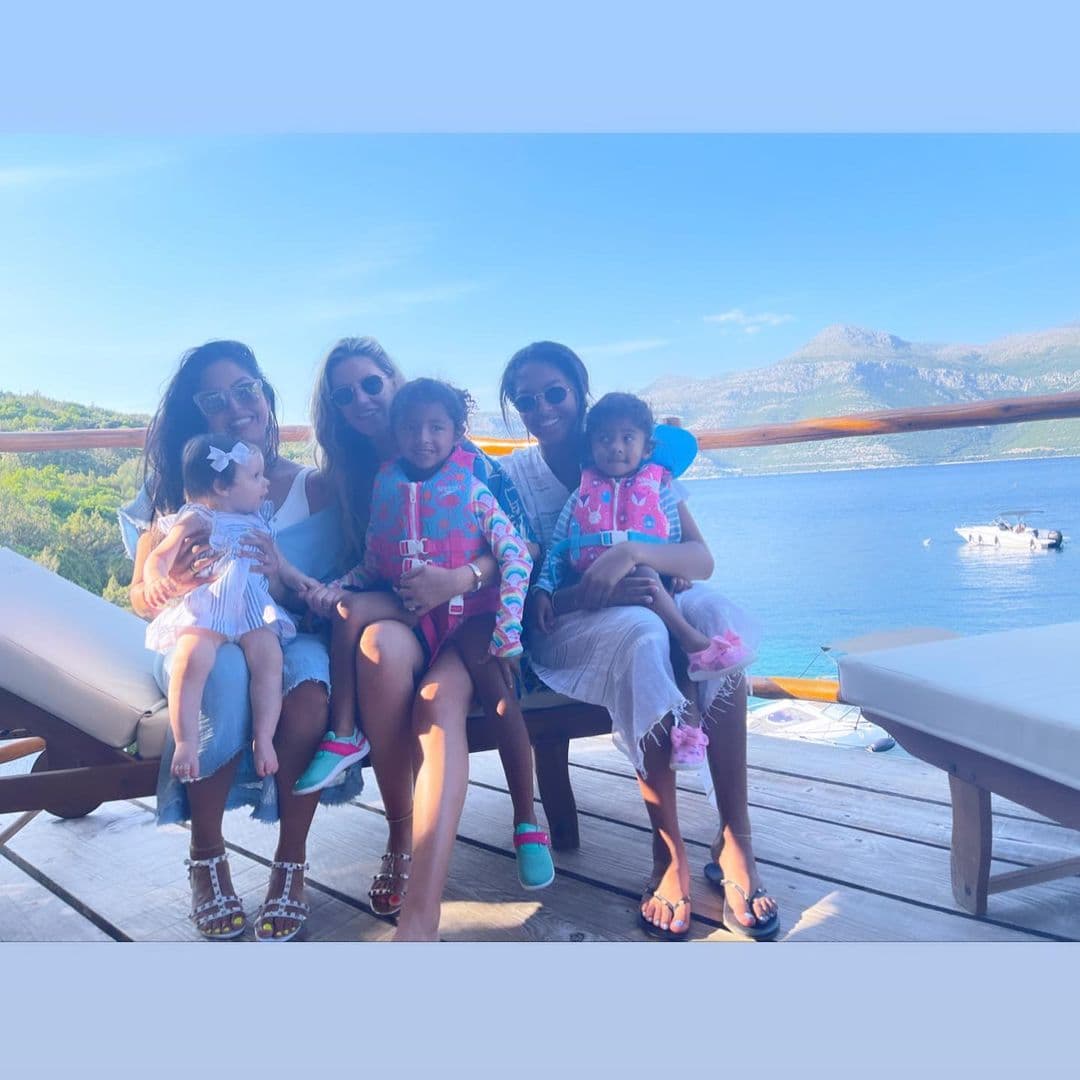 La Riviera Francesa está de moda entre las celebridades para vacacionar, no solo
<b> <a href="https://www.univision.com/famosos/jennifer-lopez-ben-affleck-2021-pareja-noticias-fotos" target="_blank">Jennifer López, Ben Affleck y Alex Rodríguez</a>,</b>
<b><a href="https://www.univision.com/deportes/temas/kobe-bryant">la viuda de Kobe Bryant</a></b> también disfrutó del verano en Europa.