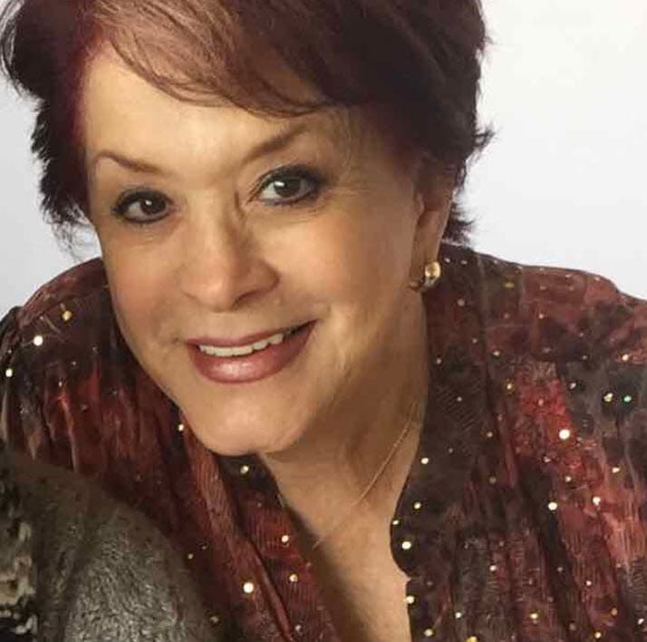 “Se fue como el sol de un atardecer, despacio, de mi mano y para descansar después de una lucha de 169 días”, informaron sus familiares, según información del diario El Universal.