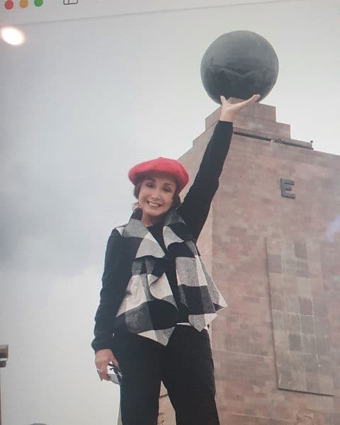 La actriz, comediante y cantante, que recientemente
<a href="https://www.univision.com/famosos/maria-antonieta-de-las-nieves-la-chilindrina-niega-pleito-florinda-meza">negó haber peleado con Florinda Meza</a>, externó que se siente sola y no desea vivir el resto de su vida así.
<br>