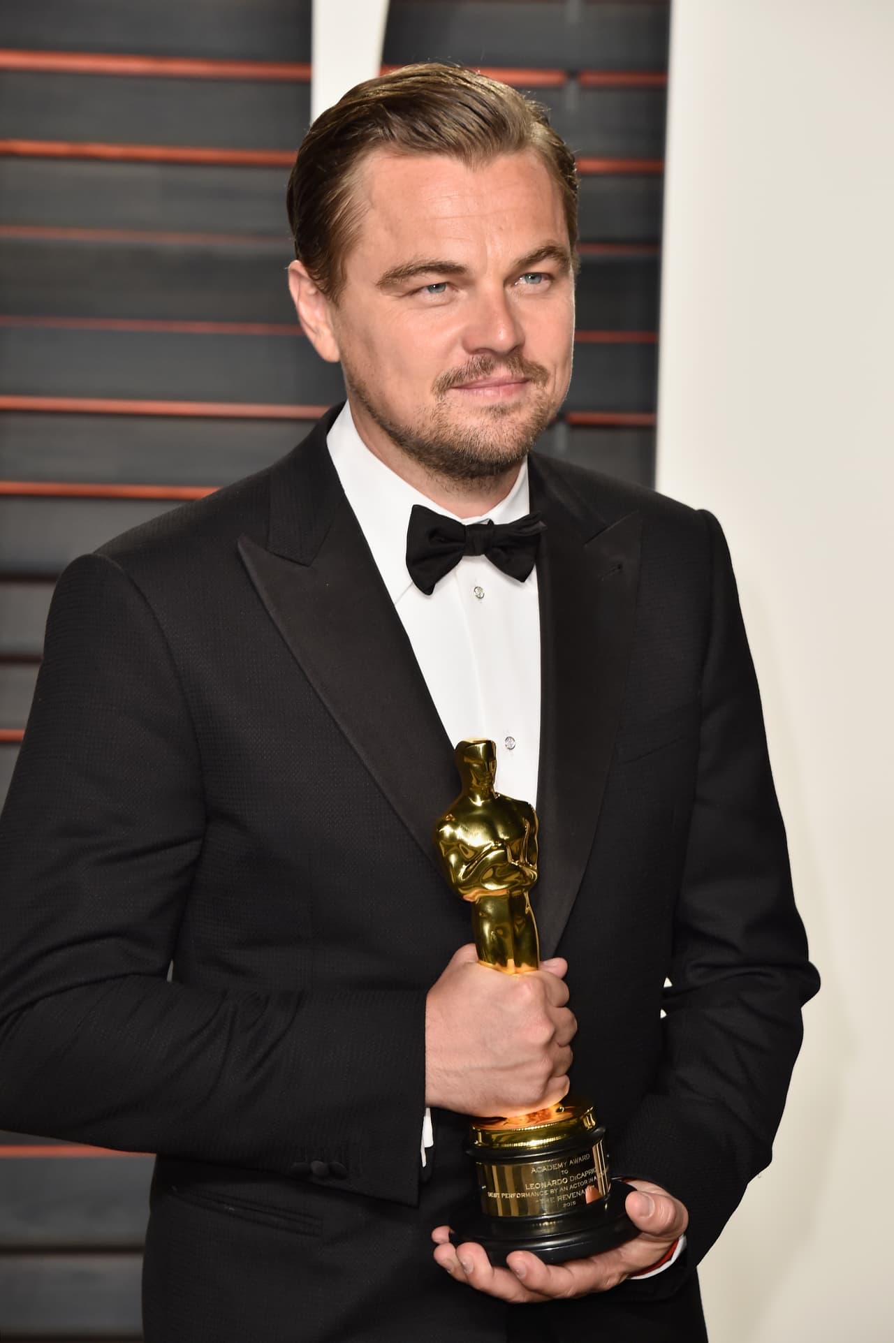 El Oscar que el malayo le dio a DiCaprio fue el que obtuvo el fallecido actor Marlon Brando por su trabajo en 'Nido de ratas'.
<br>