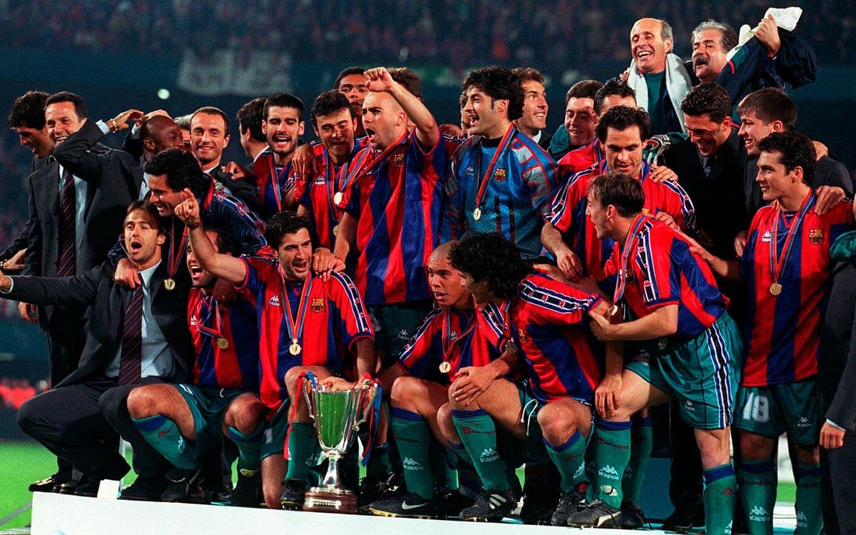 Guardiola, Figo y Luis Enrique, entre otros, levantaron el trofeo con ‘El Fenómeno’.