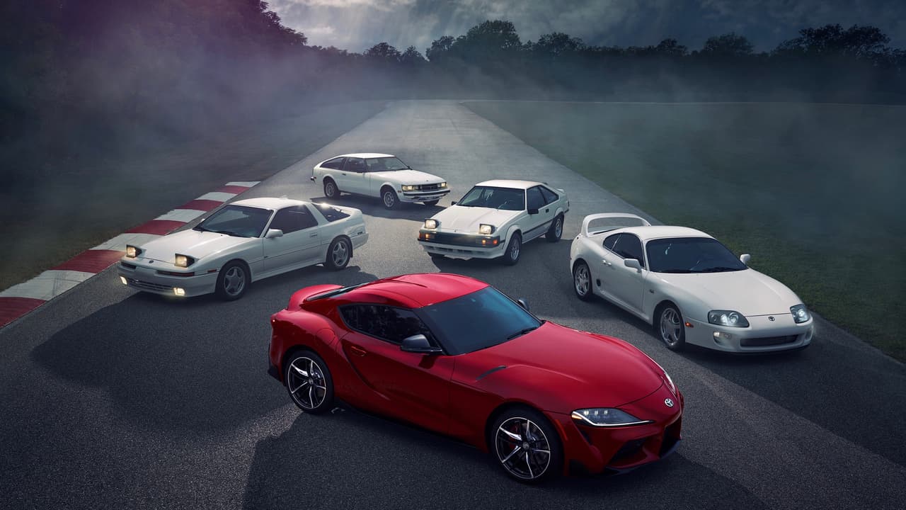 El Toyota Supra 2020 toma su nombre del histórico deportivo japonés retirado del mercado por 20 años,
<b>haciendo suya la leyenda</b> pero también las expectativas ligadas a su trayectoria. A primera vista parece que va a tener lo que hace falta para cumplir con la misión. Habrá que probarlo para ver si es verdad.