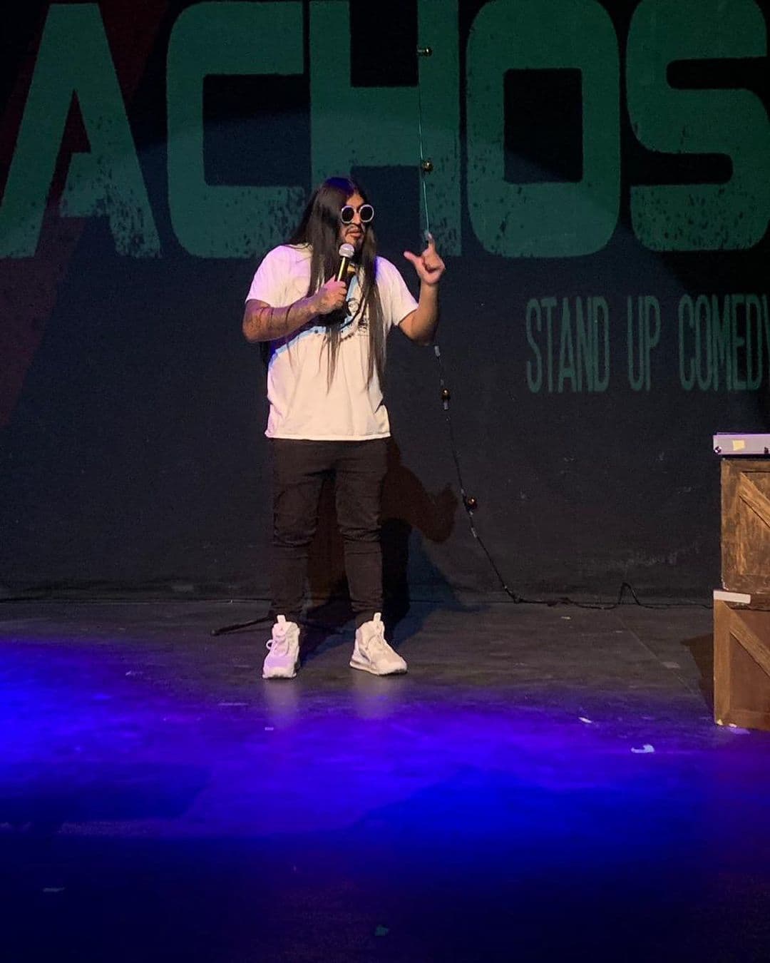 Carlos Ballarta es un comediante mexicano que ha logrado tener éxito por medio de sus presentaciones de stand up comedy y sus shows presentados en plataformas como Youtube y Netflix.