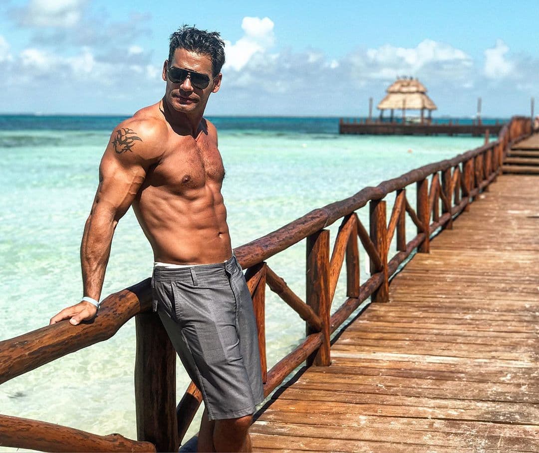 El otro actor que estaría peleando por quedarse con el personaje sería el chileno Cristián de la Fuente.