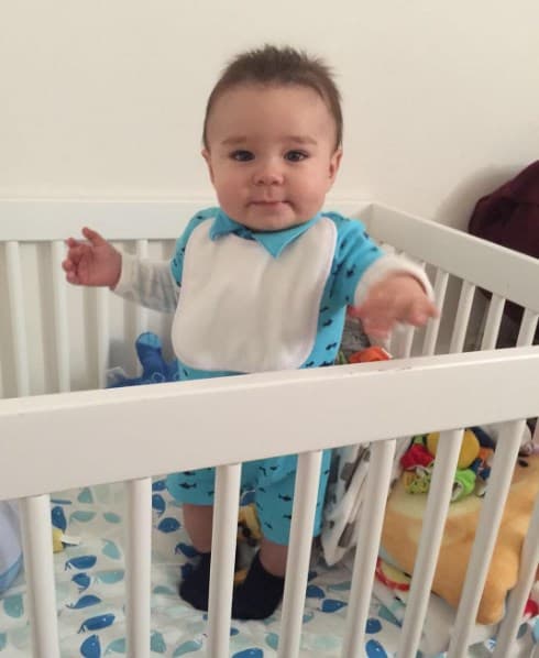 Con sus mejillas regordetas y esos ojazos, Dieguito esta para comérselo a besos.