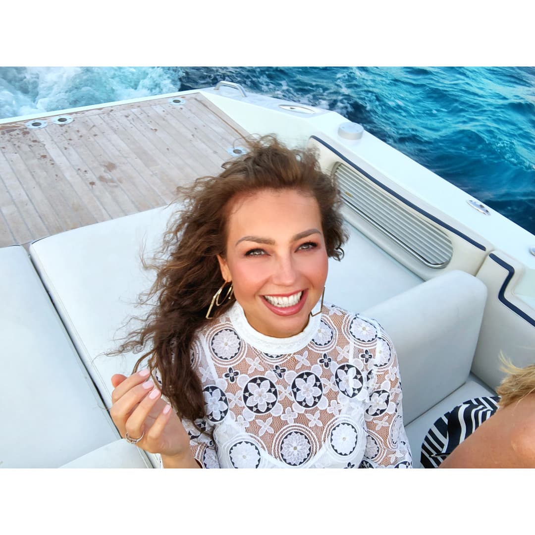 Recientemente Thalía se convirtió en un fenómeno de internet y aumentó su popularidad al volverse viral un video que compartió a través de su Instagram y que daría origen al 'Thalía Challenge'.
<br>