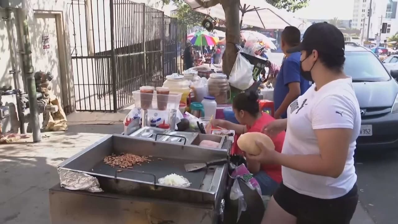 Los Ángeles impulsa a vendedores ambulantes con carritos gratuitos: te explicamos