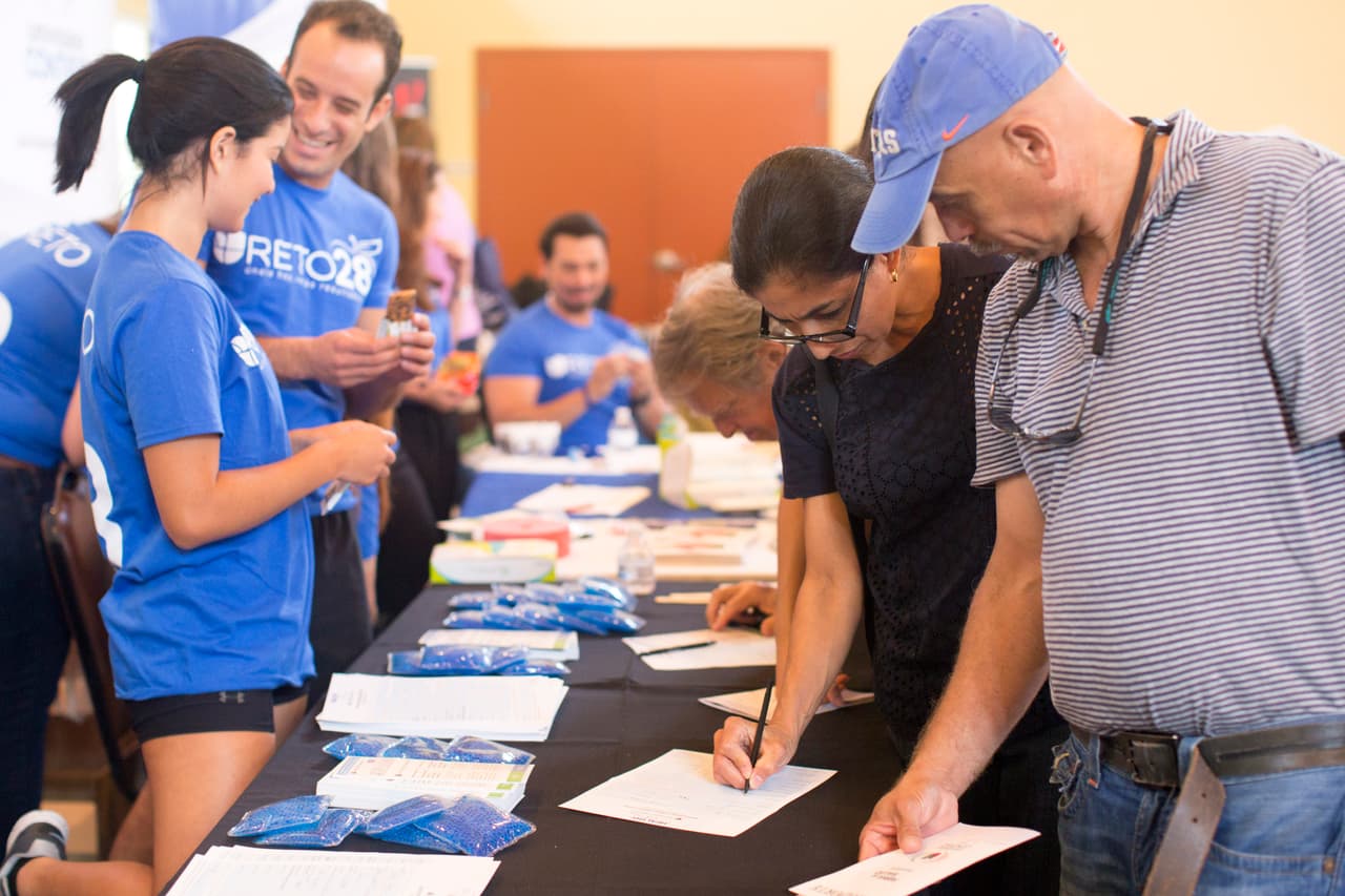 A Cinthia, de Miami, le parece muy bonita y bien organizada la feria de la salud. “El ambiente es muy agradable y examinarnos no nos ha costado nada, es accesible para todos".