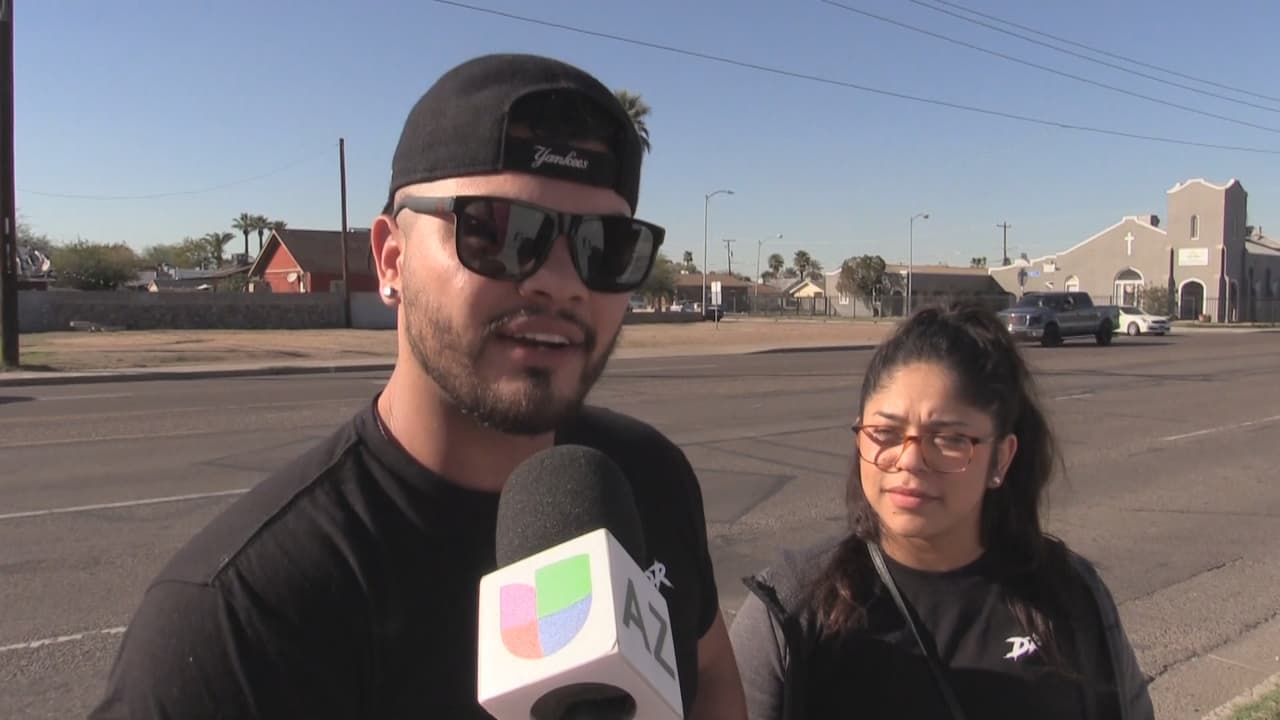 Adrián Yáñez ya descargó la aplicación para aprovechar y denunciar lo que pasa en su vecindario. “Esta aplicación es perfecta…así se mantendrán las calles un poco más limpias y para que todo funcione mejor”, dijo Yáñez durante una entrevista con
<a href="https://www.univision.com/local/arizona-ktvw/">Univision Arizona</a>.