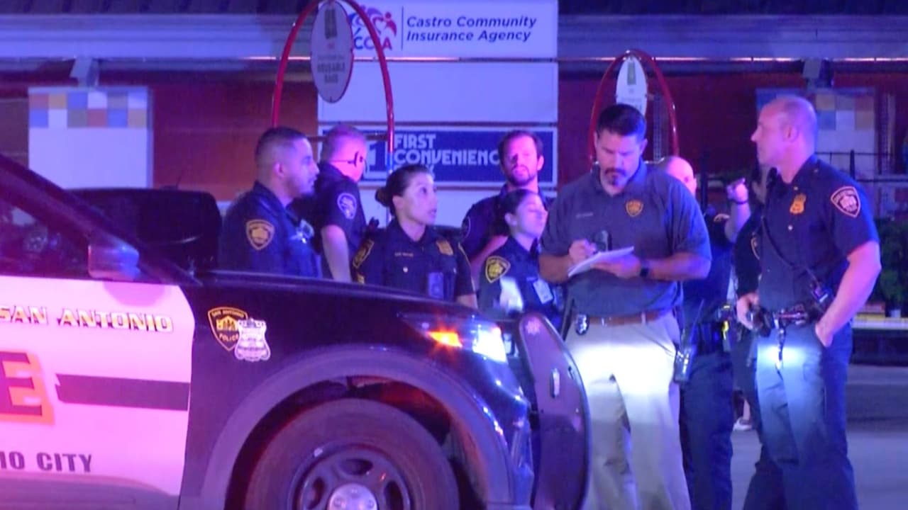 Minutos después, los agentes dieron con Lorenzo al identificar las placas de su camioneta. Fue detenido y puesto en custodia en una cárcel del condado Bexar.