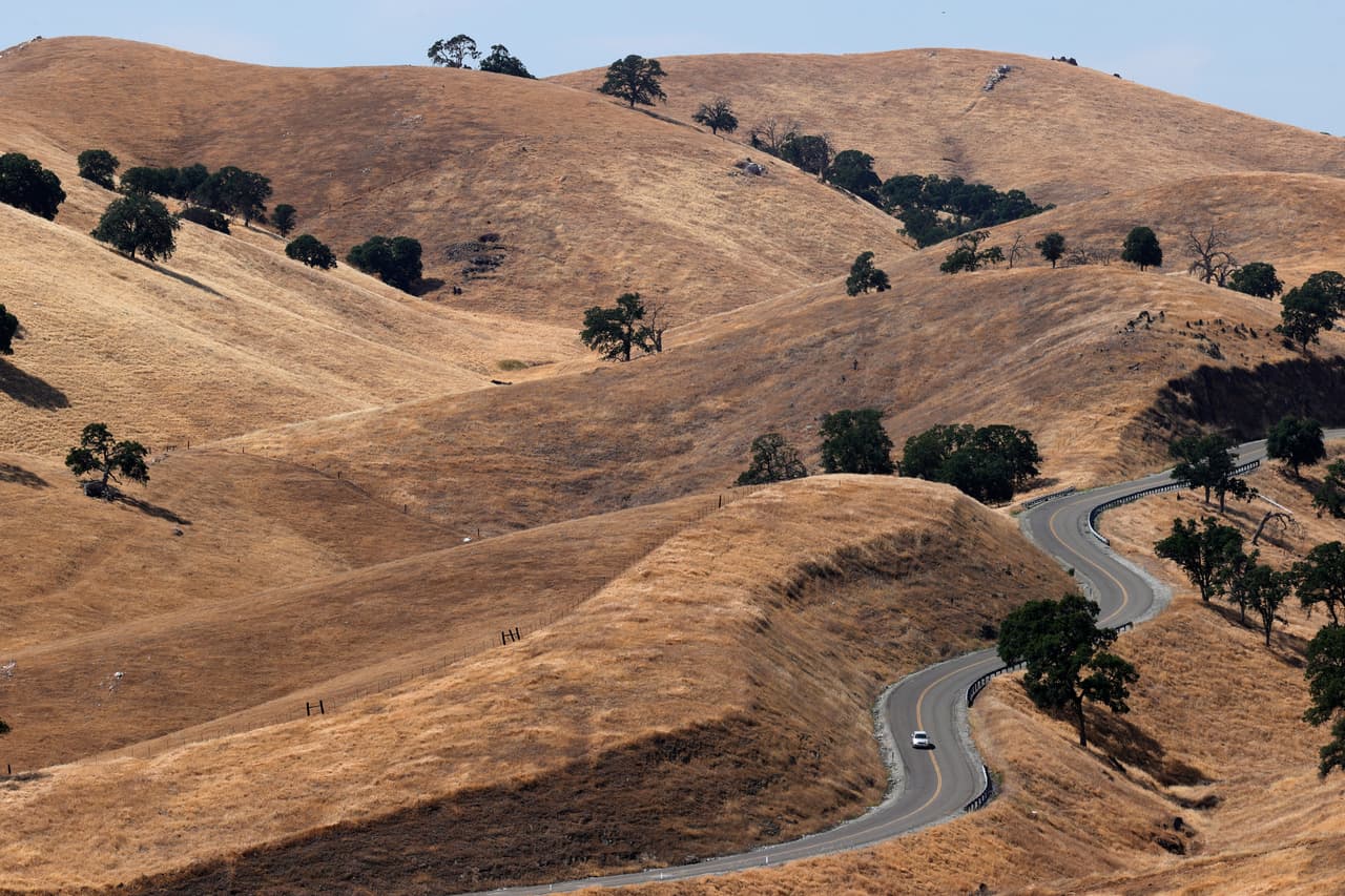 El aumento de las temperaturas ha sido dramático en las últimas dos décadas en la región del suroeste de EEUU, en donde se encuentra California, con un intenso color púrpura que no varía durante el período.