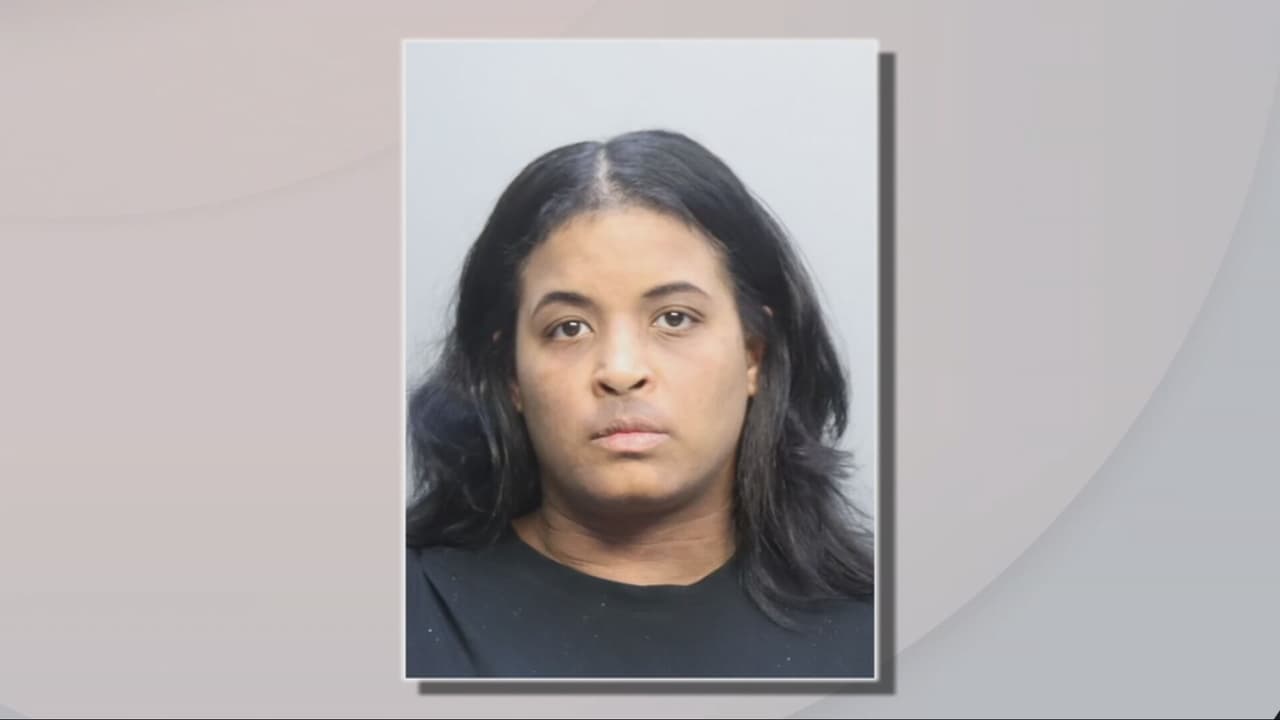 Arrestan a madre de niño de 6 años quien recibió una golpiza que lo mantiene en coma