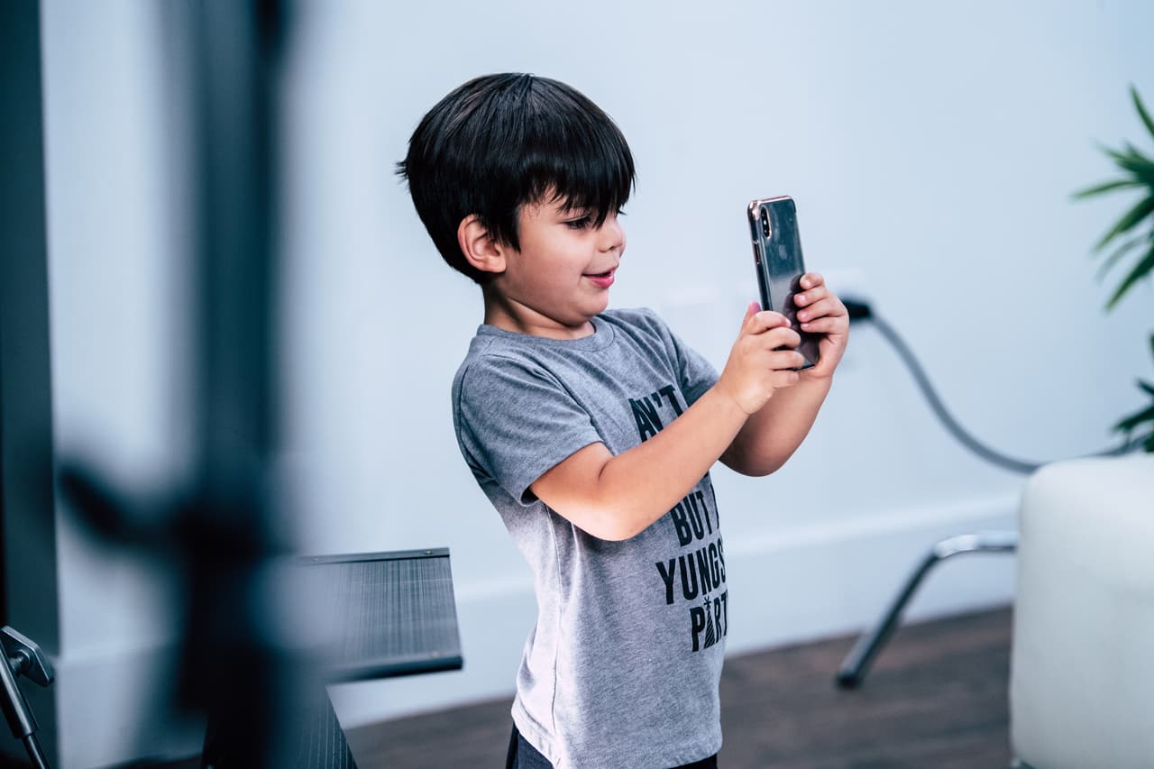 Matteo se mostró muy activo durante la grabación de la webserie y se involucró con la producción, a su manera.