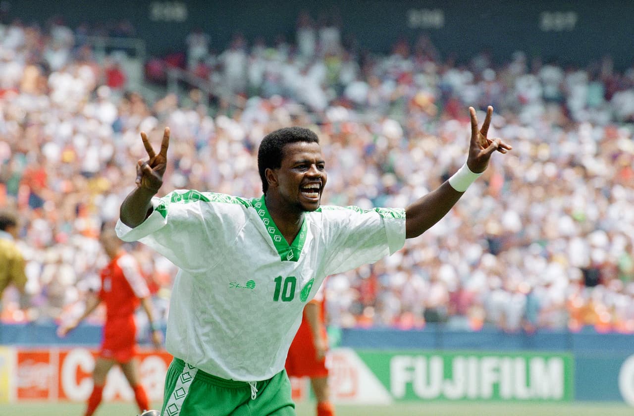 En el cierre del Grupo F, Arabia Saudita venció sorpresivamente a Bélgica 1-0 con un portentoso gol de Saeed Al-Owairan, quien tomó el balón desde atrás del medio campo, dejó sembrados a los rivales y anotó ante la salida del portero. Este es considerado el mejor gol del torneo y uno de los mejores en la historia de los Mundiales.