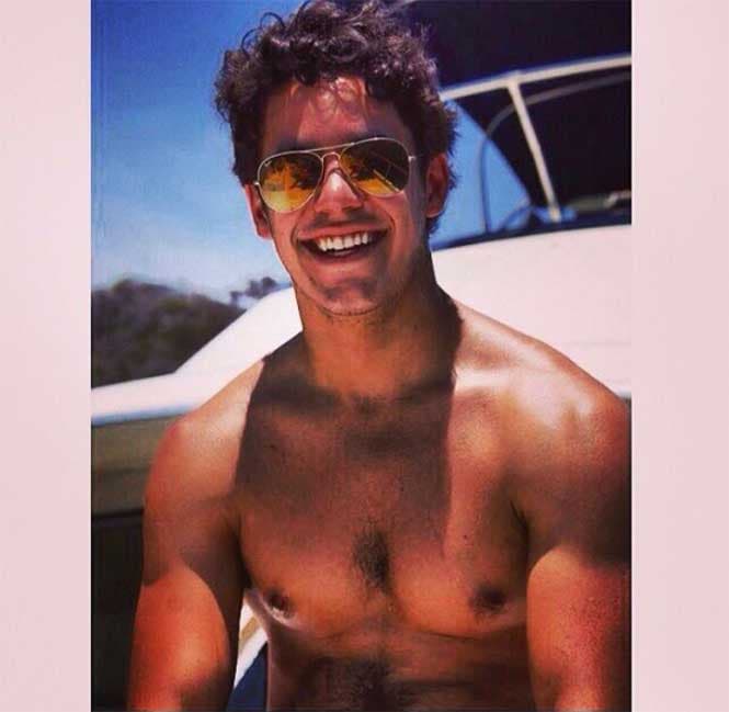 Lalo no está interesado en dedicarse a la música pero también es su gran pasión.