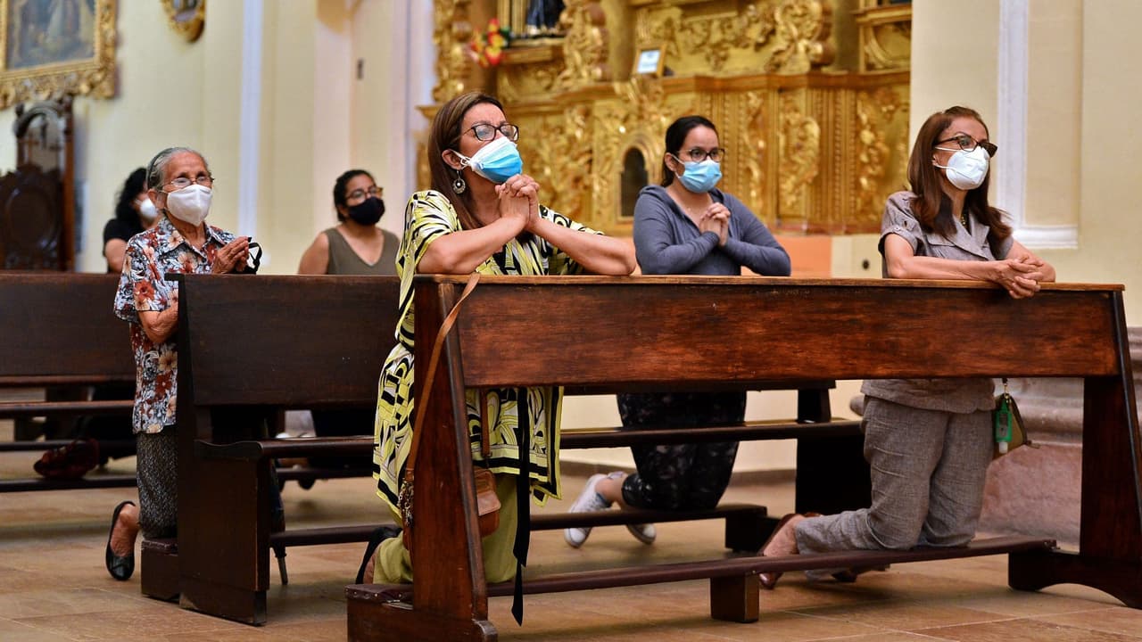 El nivel verde es considerado el más bajo desde que comenzó la pandemia del coronavirus en el área de Houston, en el país y el resto del mundo.